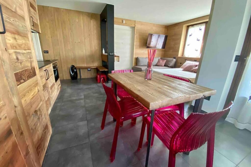 La Petite Maison D'Erika อาออสตา ภายนอก รูปภาพ