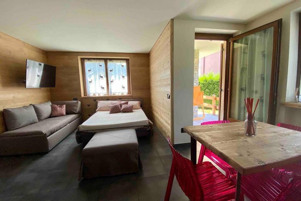 La Petite Maison D'Erika อาออสตา ภายนอก รูปภาพ